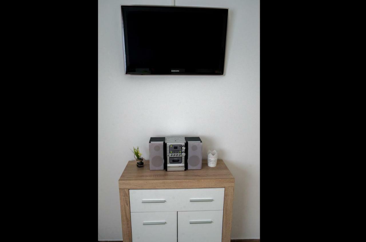 Vir Apartment *